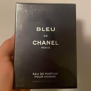 CHANEL Bleu Eau de Parfum - Elegant Black